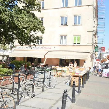 Elegant Chmielna Promenade *