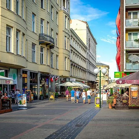 Elegant Chmielna Promenade *